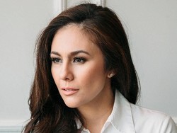 Akhir Tahun Wulan Guritno Ajak Keluarga dan Asisten Naik Kapal Pesiar