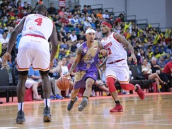 CLS Knights Tumbang di Markas Singapura Slingers