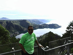 Menpar Arief Yahya Terbius Keindahan Taman Simalem Resort