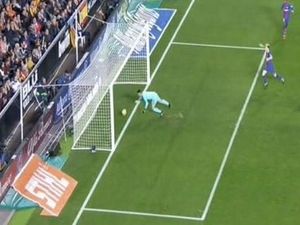 Gol-gol Hantu yang Menggentayangi Sepakbola: Luis Garcia, Lampard, dan Messi