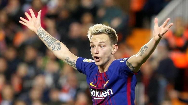 Rakitic Siap Patah Jari Lagi demi Barcelona Rakitic Siap Patah Jari Lagi demi Barcelona