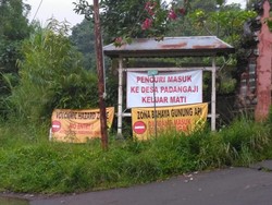 Warga Mengungsi, Spanduk Pencuri Masuk Rumah, Keluar Mati Dipasang