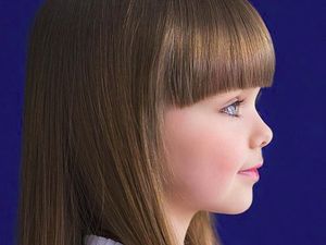 Potret Anastasiya Knyazeva, Bocah Bermata Indah Seperti Boneka