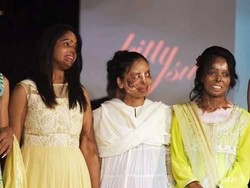 Wajah Rusak Kena Air Keras, 9 Wanita India Ikut Peragaan Busana