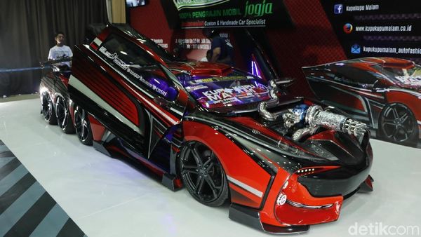 Toyota Yaris Ini Jadi 8 Roda