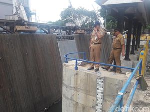 Anies Pastikan Stasiun Pompa Pasar Ikan Bersiaga di Musim Hujan