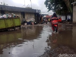 Warga Sukabumi Keluhkan Jalanan Perkotaan Mirip Kolam