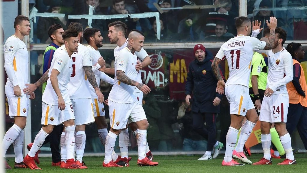 AS Roma diimbangi Genoa 1-1 setelah Daniele De Rossi dikartu merah (Foto: Paolo Rattini/Getty Images)