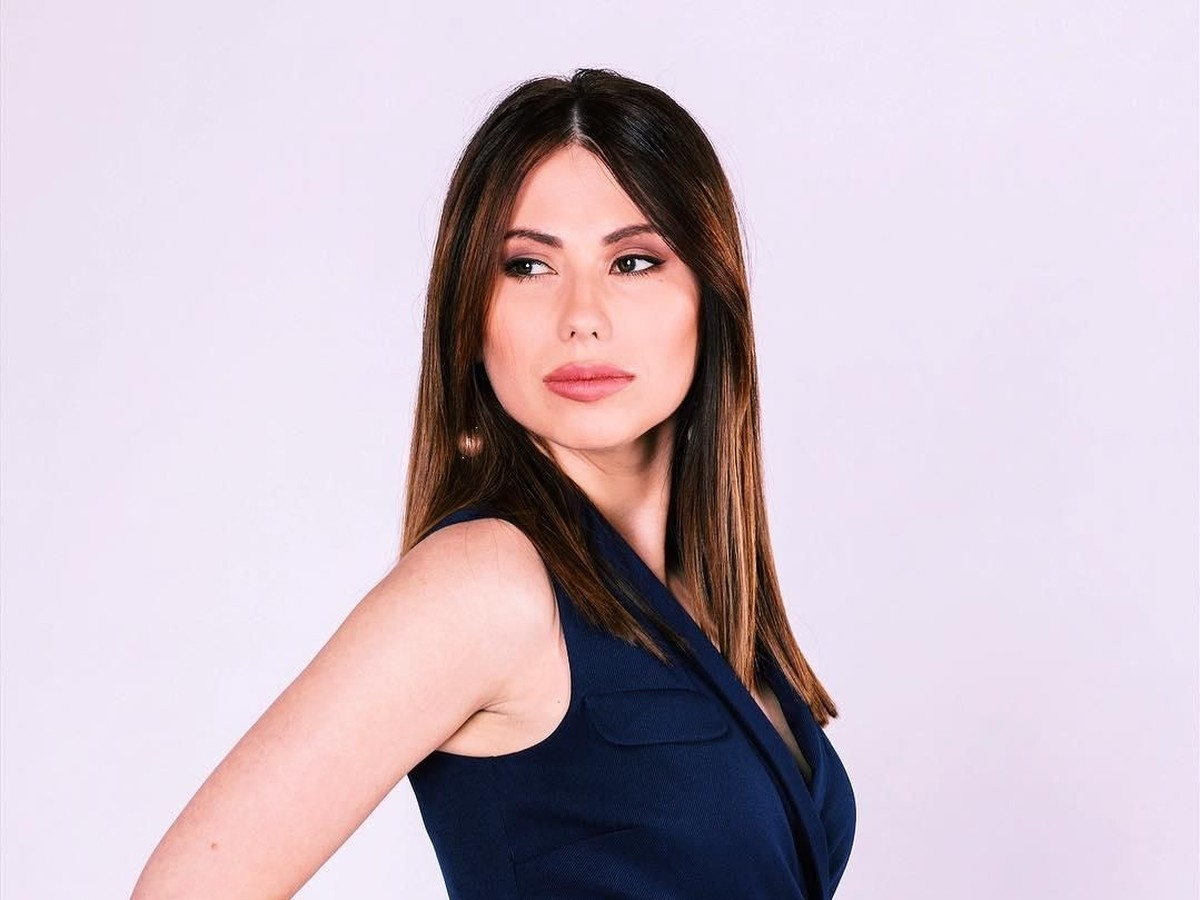 Maria Komandnaya akan jadi host di drawing Piala Dunia 2018 (Instagram @komandnaya)