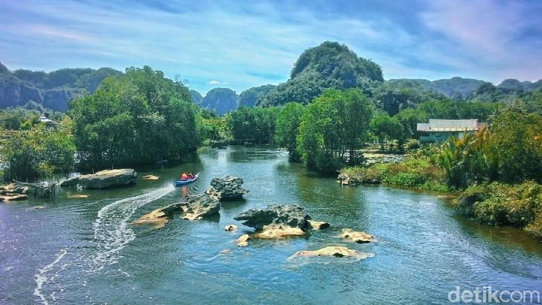 Kawasan Karst Rammang-rammang di Maros (Moehammad Bakrie/detikTravel) Kawasan Karst Rammang-rammang di Maros (Moehammad Bakrie/detikTravel)