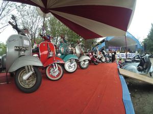 Ratusan Pecinta Skuter Buat Sesak Tegal Ratusan Pecinta Skuter Buat Sesak Tegal