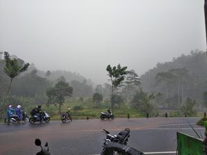 Hujan Deras Guyur Gunung Agung dan Sekitarnya