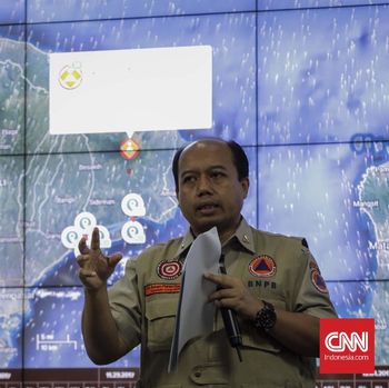 Pascastatus Turun, Gunung Agung Erupsi Setinggi 1.500 Meter