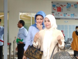 Sekitar 2 Jam di Rutan KPK, Istri Novanto Pulang Naik Honda Freed