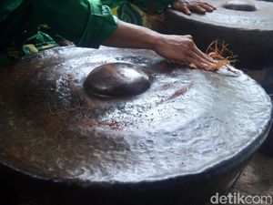 Nyiram Gong Sekati, Ritual Sakral Keraton Kanoman Cirebon Nyiram Gong Sekati, Ritual Sakral Keraton Kanoman Cirebon
