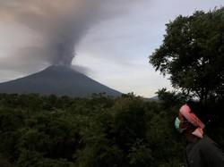 Gunung Agung Meletus, AP I Sediakan Bus ke Mengwi dan Padang Bay