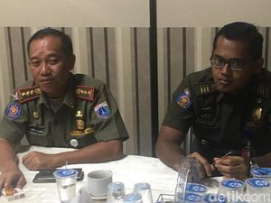 Penertiban PKL Tanah Abang, Kasatpol: PKL Ngotot Dagang, Angkut!