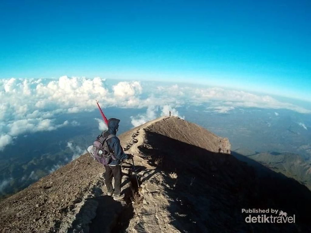Wajib Tahu! 4 Aturan-Pantangan Saat Mendaki Gunung Agung Bali