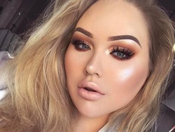Influencer VS Selebriti, Siapa yang Lebih Berpengaruh Sekarang?