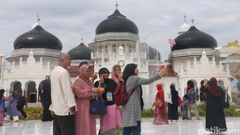 Wisatawan di Banda Aceh (Agus Setyadi/detikTravel) Wisatawan di Banda Aceh (Agus Setyadi/detikTravel)