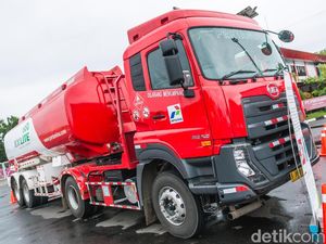 Mobil Tangki Pertamina Dipasang Alat agar Tak Kencing Sembarangan Mobil Tangki Pertamina Dipasang Alat agar Tak Kencing Sembarangan