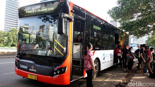 Uji Coba Bus Metrotrans