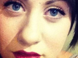 Ibu Ini Kehilangan Putrinya Akibat Tindakan Berponsel Sambil Mengemudi