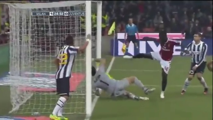 Gol hantu Sulley Muntari AC Milan vs Juventus 2012