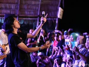 Lirik dan Chord Pemuja Rahasia oleh Sheila on 7 Lirik dan Chord Pemuja Rahasia oleh Sheila on 7