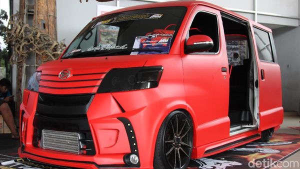 Si Bongsor Daihatsu Luxio Tampil Premium