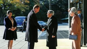 Foto: Saat Grand Duke of Luksembourg Bertemu Kaisar Jepang