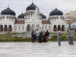 Polisi Syariah Aceh Pasang Baliho Larangan Rayakan Tahun Baru