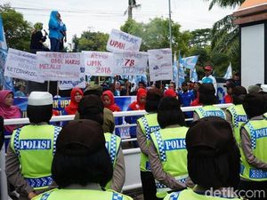 Tolak UMK, Massa Buruh Mengadu Ke Wali Kota Pekalongan