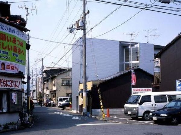 Mengintip Rumah Tanpa Jendela di Jepang