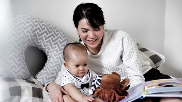 Begini Keseruan Alice Norin Ketika Bareng si Kecil, Alita