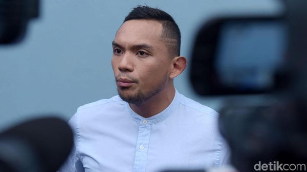 Jawaban Mantan Tunangan Dituding Penyebab Rina Nose Lepas Hijab