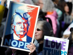 Kritik Politik Jadi Fokus Karya-karya Shepard Fairey