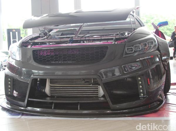 Keren, Bisa Nge-DJ di Atas Honda Accord Ini