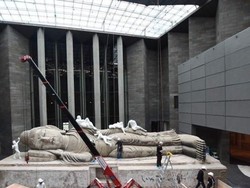 Patung Buddha Sepanjang 16 Meter di Galeri Nasional Victoria