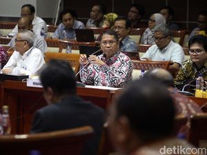 Rudiantara Ikuti Raker dengan Komisi I
