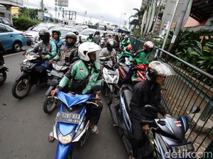 Saat Anak Hendak Naik Ojek Online, Perhatikan Hal-hal Ini Ya, Bun