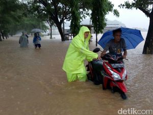 Pacitan Banjir dan Tanah Longsor, Polda Jatim Kirim 1 Kompi Brimob