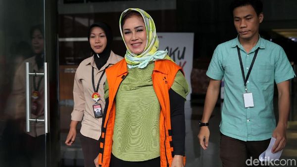 Bunda Sitha Kembali Diperiksa KPK