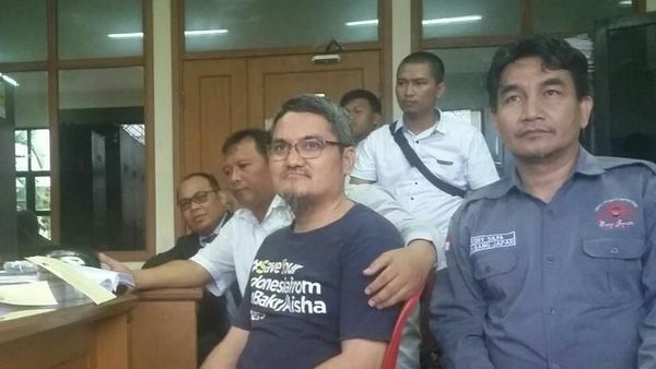 Foto: Saat Jonru Dilimpahkan ke Kejari Jaktim
