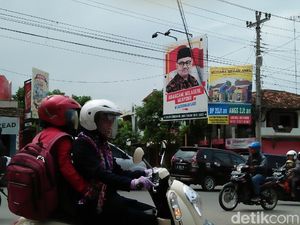 Jelang Pilgub Jateng, Baliho Cagub Bertebaran di Rembang Jelang Pilgub Jateng, Baliho Cagub Bertebaran di Rembang