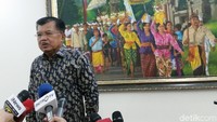 Guncangan Gempa Terasa, JK Melangkah Tenang Keluar Kantor