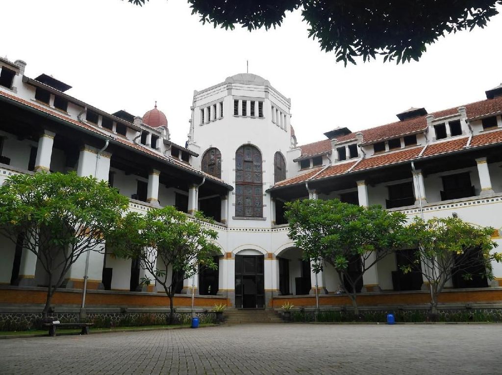 Lawang Sewu yang Fotogenik Lawang Sewu yang Fotogenik
