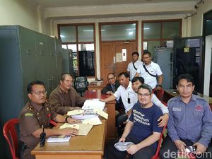 Jaksa Segera Limpahkan Berkas Jonru ke Pengadilan Jaksa Segera Limpahkan Berkas Jonru ke Pengadilan
