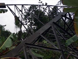 SUTET Roboh di Sukabumi, PLN Upayakan Listrik Normal Minggu Depan