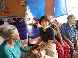 Sisir Zona Rawan Gunung Agung, TNI Temukan Warga yang Bertahan